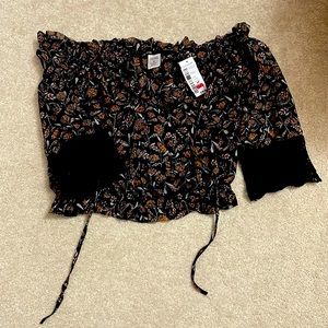 Off shoulder woven top with tags still on